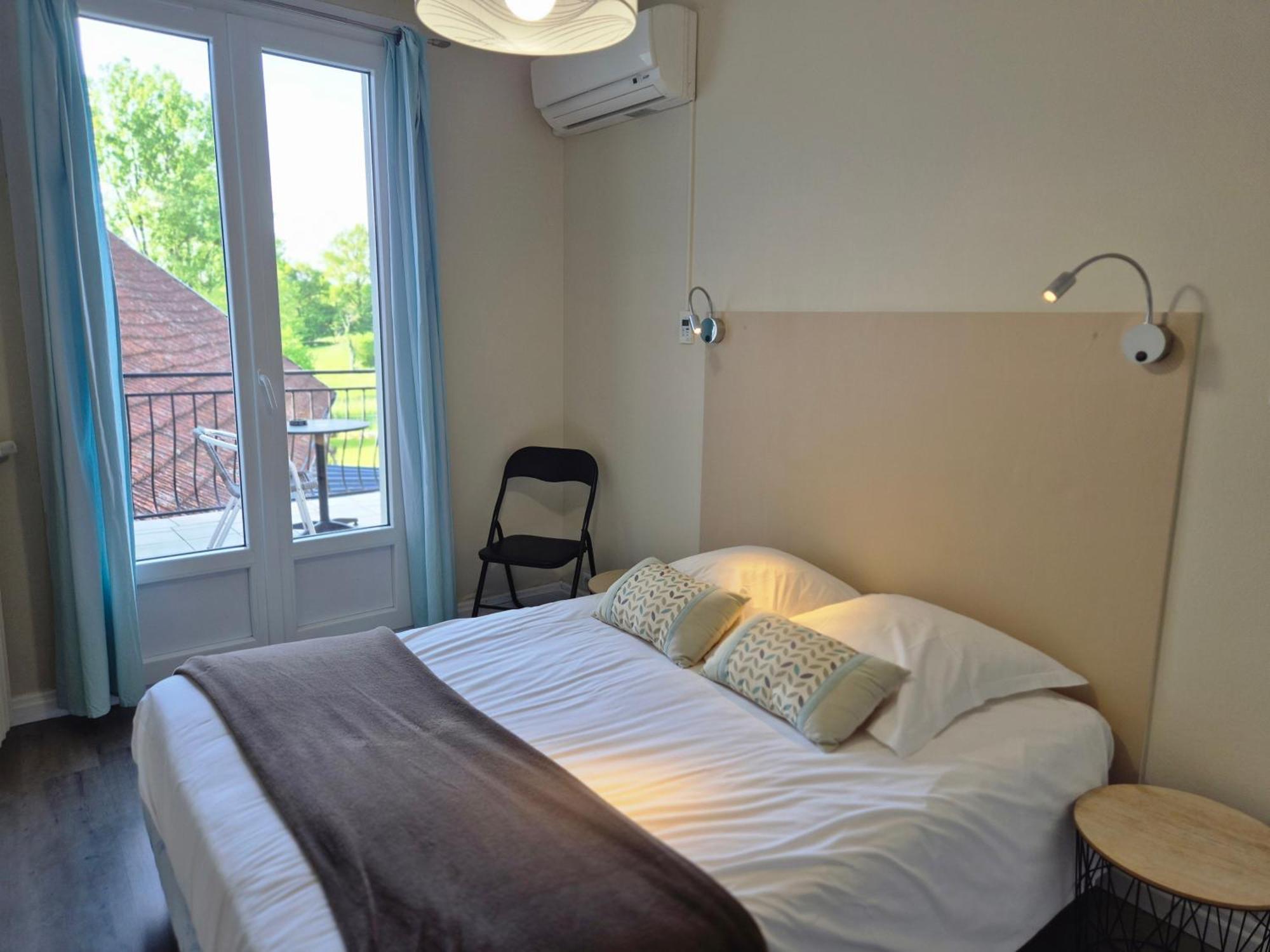 Logis Hotel Restaurant L'Oustal Naves  Dış mekan fotoğraf