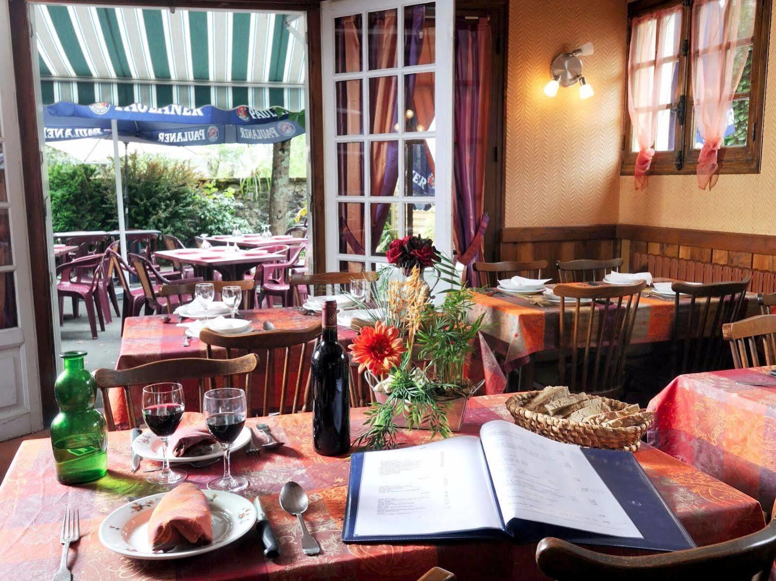 Logis Hotel Restaurant L'Oustal Naves  Dış mekan fotoğraf